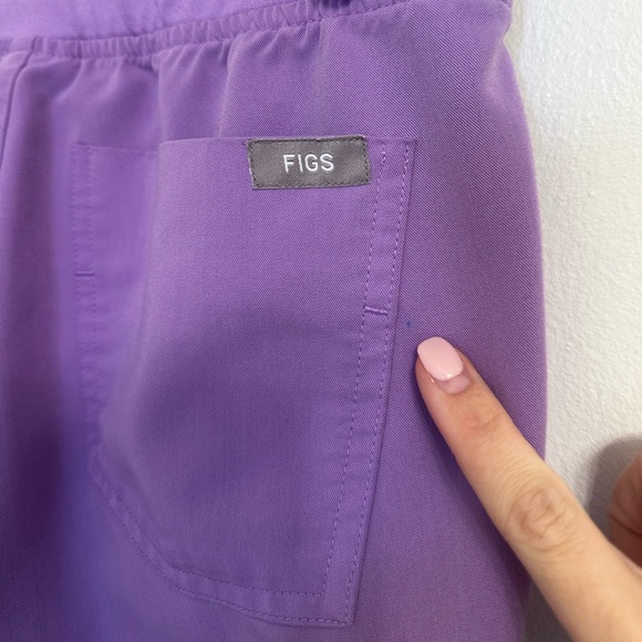 FIGS Scrub Set - Picture 10 of 13